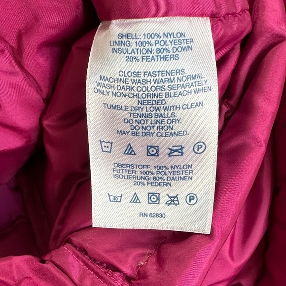 Lands'‎ End Women's Fuchsia Quilted Vest - Picture 3 of 5